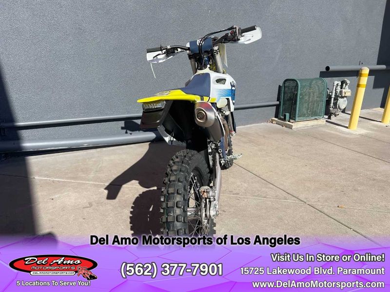 2024 HUSQVARNA FE 501W  in a WHITE exterior color. Del Amo Motorsports of Los Angeles (562) 262-9181 delamomotorsports.com 