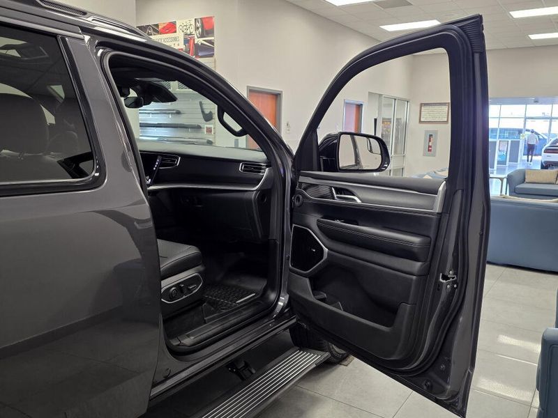 2026 Jeep Grand Wagoneer L Grand Wagoneer L Limited Reserve 4x4