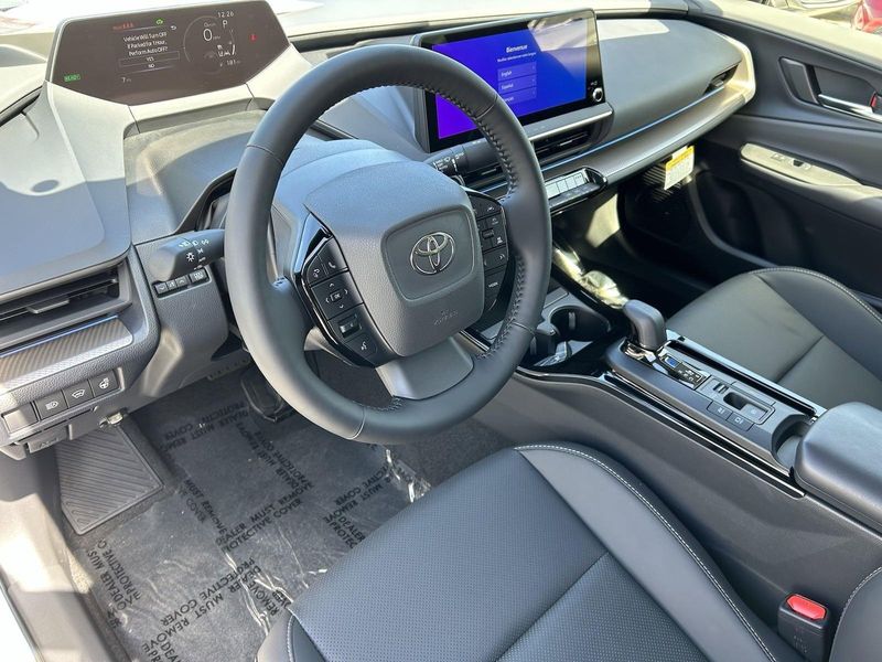 2024 Toyota Prius XLEImage 13