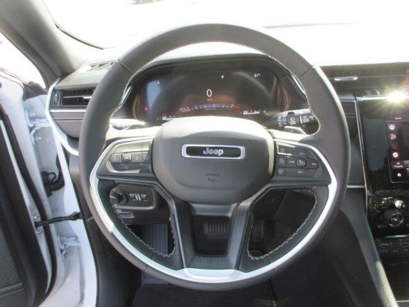2025 Jeep Grand Cherokee Laredo X 4x4Image 21