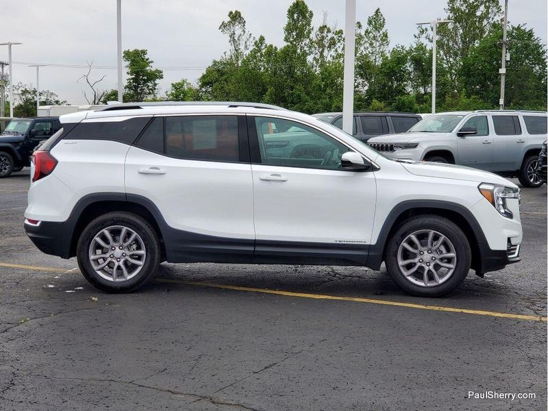 2024 GMC Terrain SLTImage 15