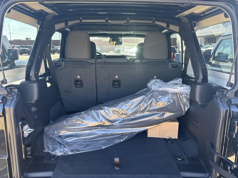New 2026 Jeep Wrangler 4-door Sport SImage 9