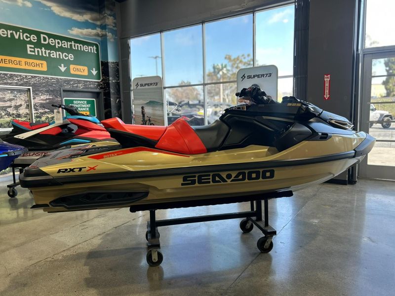 New 2025 Sea-Doo RXT-X 325 (SOUND SYSTEM) Image 4