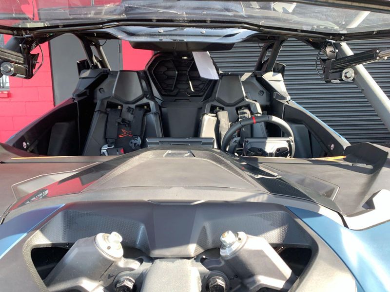 2025 Can-Am MAVERICK R X RS 999T DCT Image 26