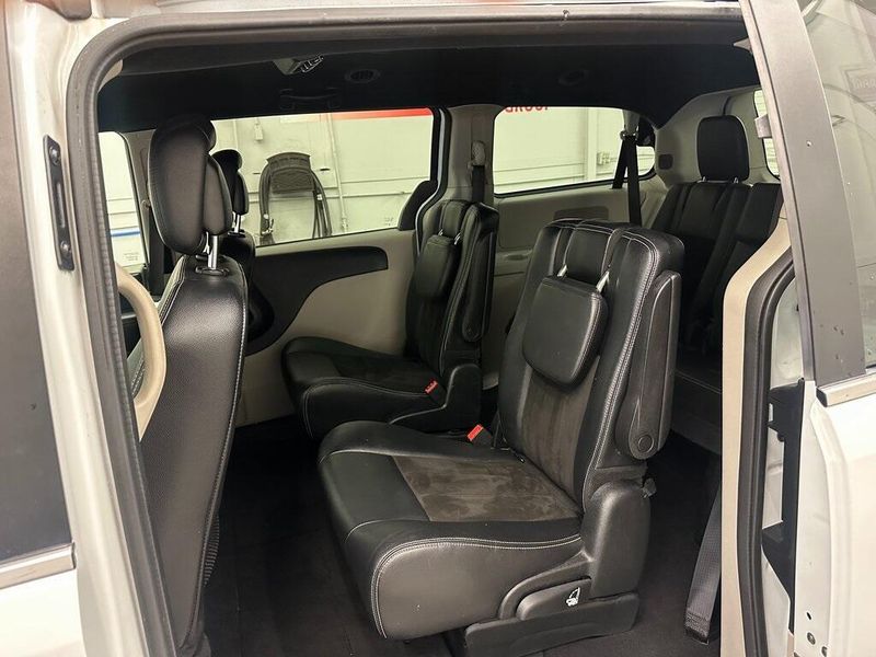 2019 Dodge Grand Caravan SXTImage 21