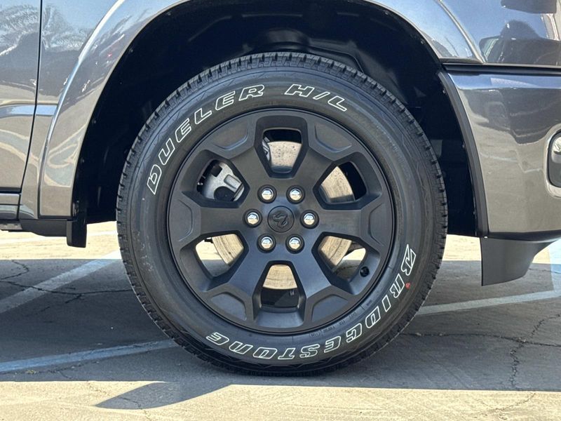 New 2026 RAM 1500 Big Horn Crew Cab 4x2 5'7' Box