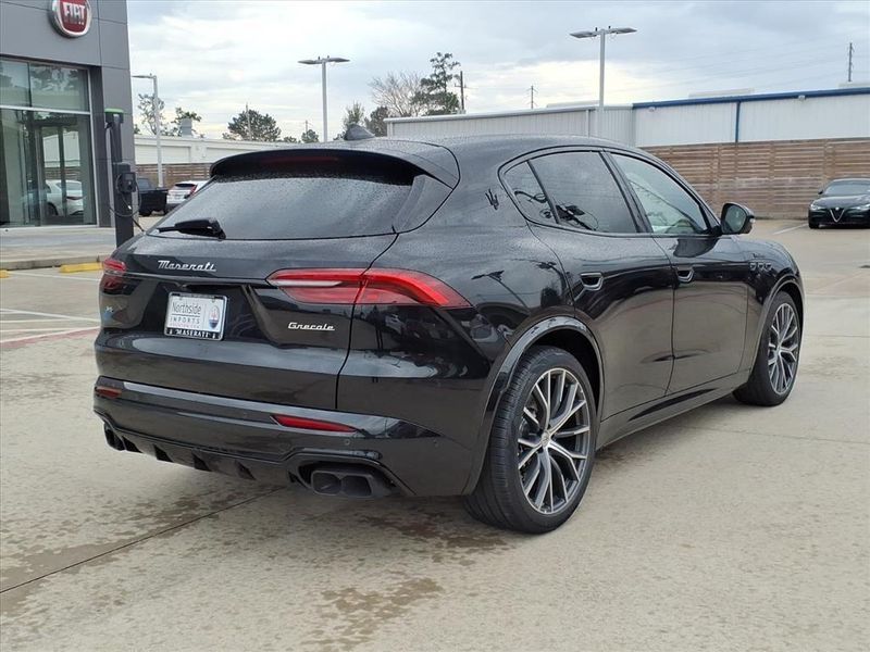 New 2026 Maserati Grecale ModenaImage 4