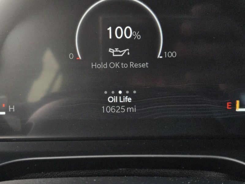 Used 2025 Jeep Grand Cherokee Altitude X 4x2