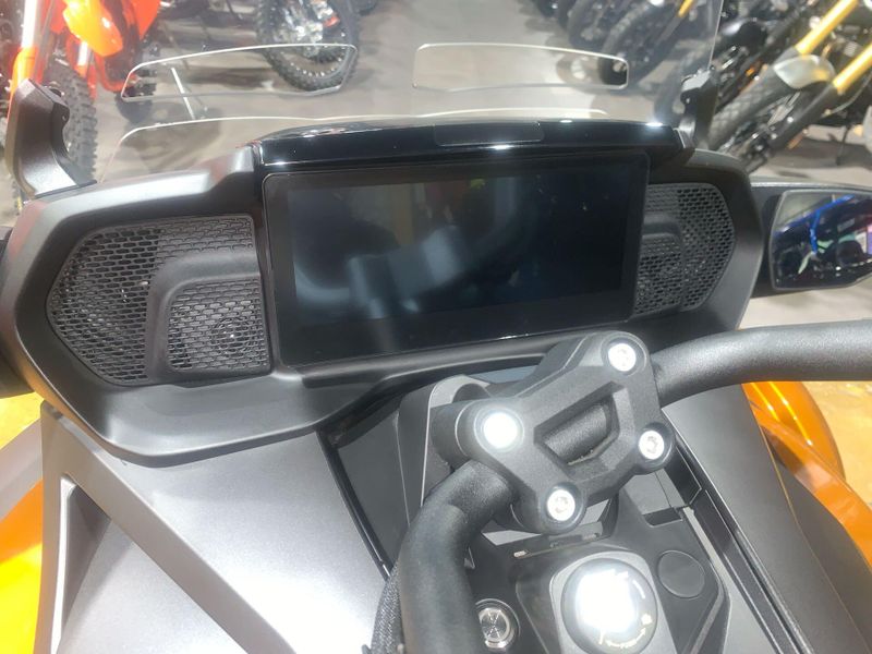 New 2024 Can-Am SPYDER F3 LIMITED SPECIAL SERIES (SE6) Image 21