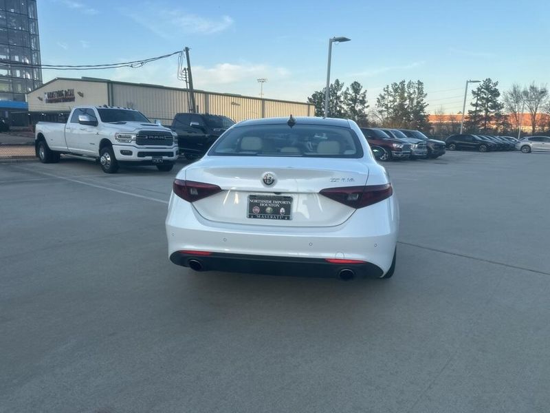 Used 2017 Alfa Romeo Giulia TiImage 6