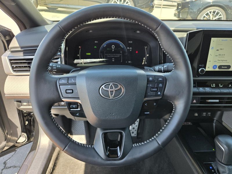 Used 2025 Toyota Camry SE (Natl)