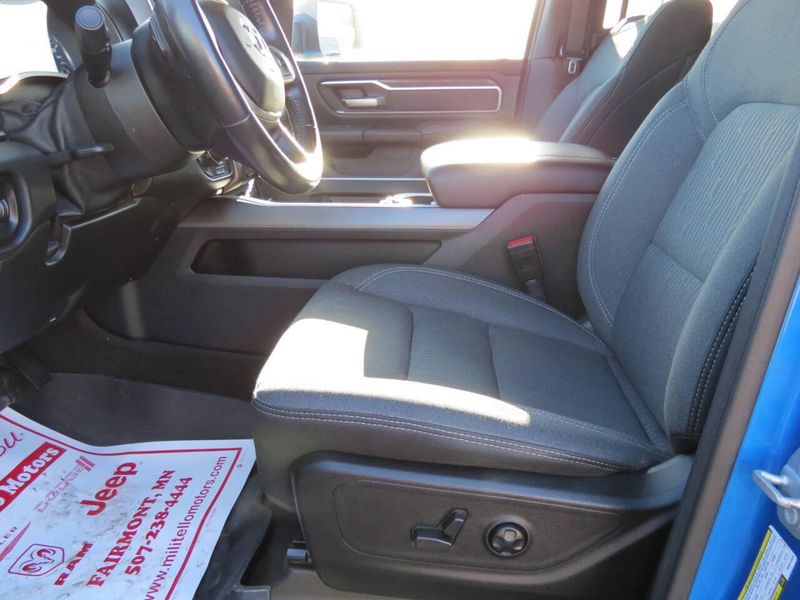 Used 2021 RAM 1500 Big Horn 4x4 4dr Crew Cab 5.6 ft. SB PickupImage 13