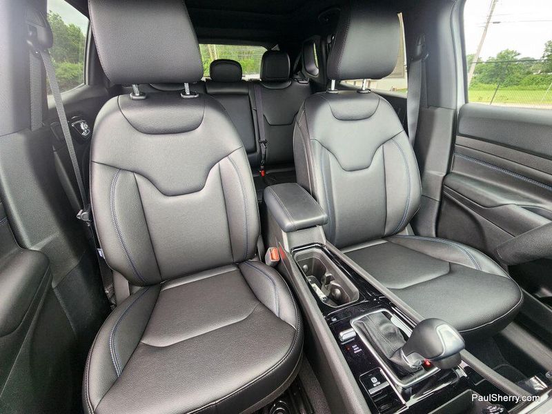 New 2025 Jeep Compass Limited 4x4