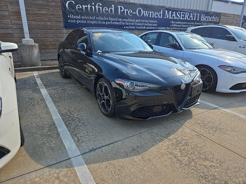 Used 2022 Alfa Romeo Giulia VeloceImage 2