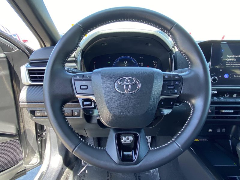 Used 2025 Toyota Camry SEImage 24