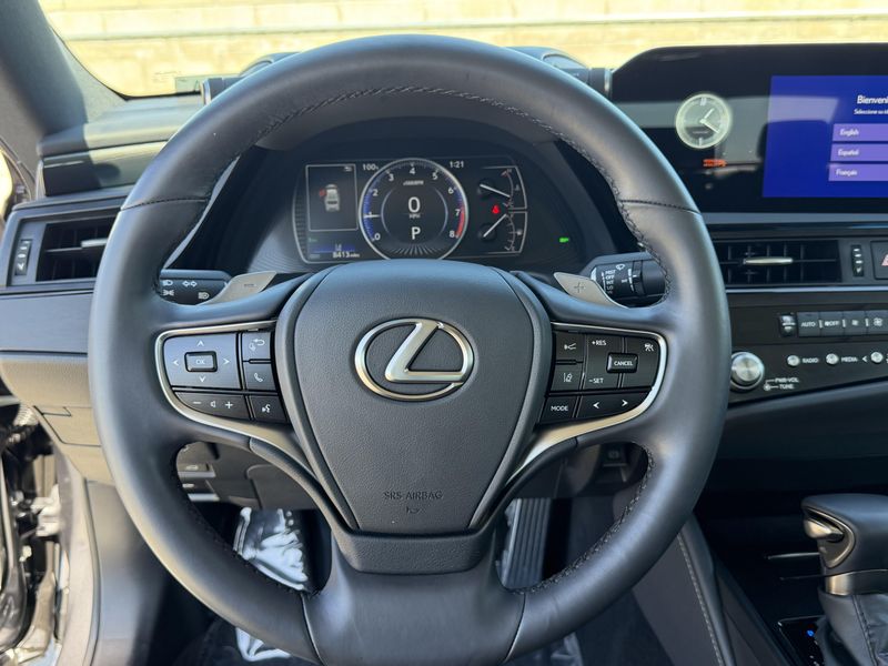 Used 2025 Lexus ES 350Image 24