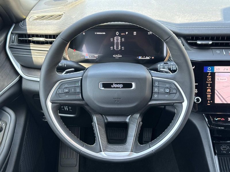 New 2026 Jeep Grand Cherokee Laredo Altitude 4x2