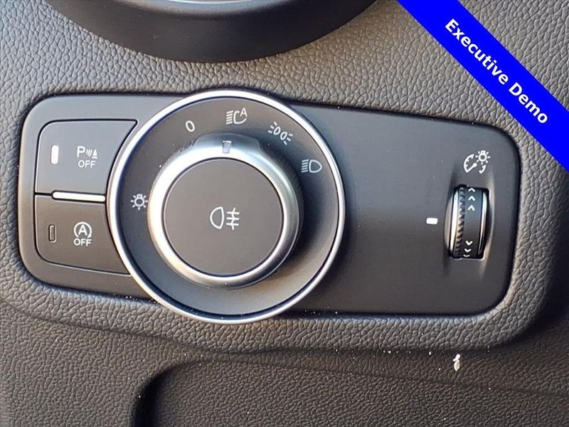 New 2025 Alfa Romeo Stelvio AwdImage 18