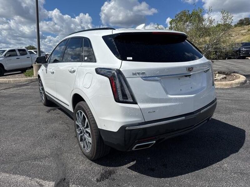 2023 Cadillac XT5 Sport photo 7