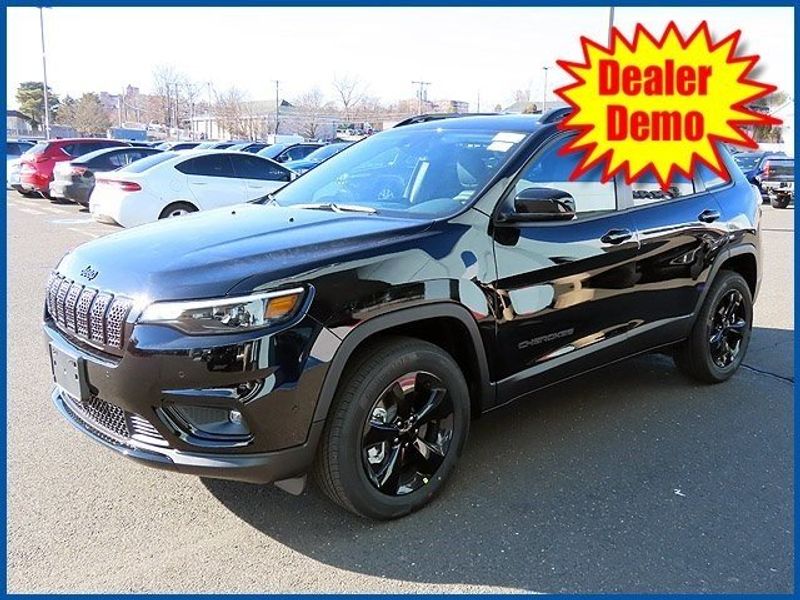 2023 Jeep Cherokee AltitudeImage 1