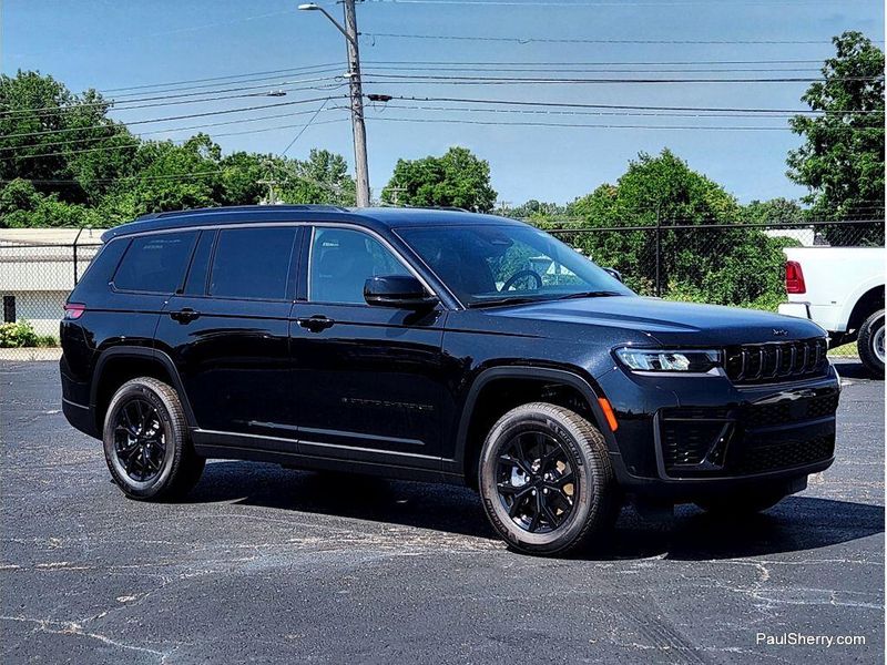 New 2026 Jeep Grand Cherokee L Laredo Altitude 4x4