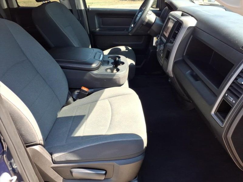 2022 Ram 1500 Classic Tradesman photo 3