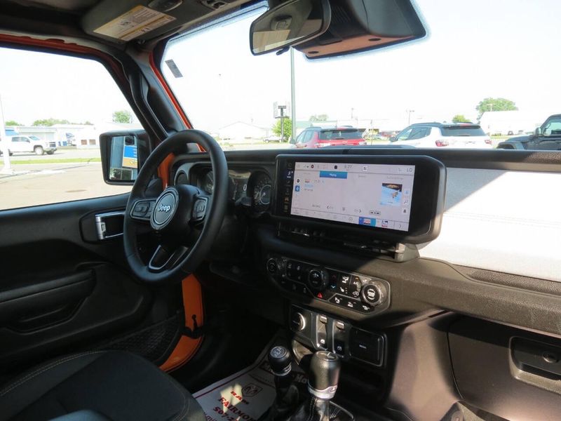 Used 2025 Jeep Wrangler Sport S 4x4 2dr SUVImage 11