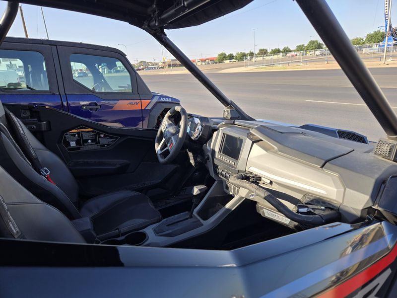 2025 Polaris RZR PRO XP ULTIMATE ONYX BLACK Image 15