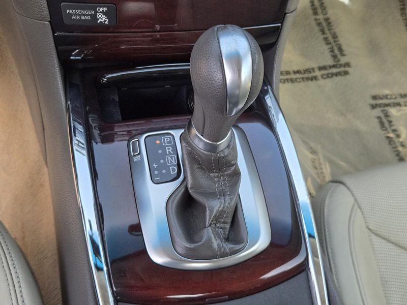 Used 2011 INFINITI G37 2dr Base