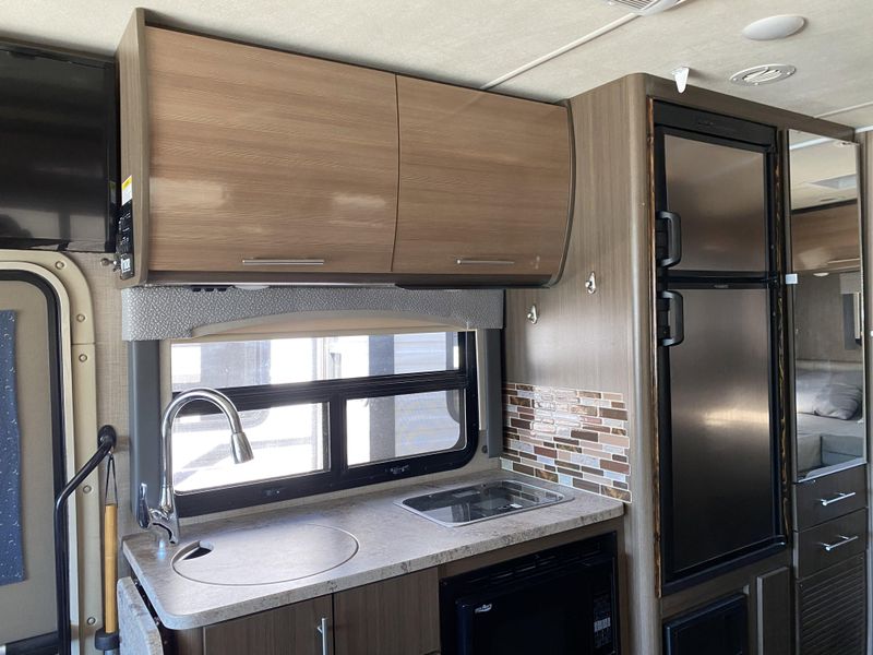2018 THOR VEGAS 24.1 Image 9