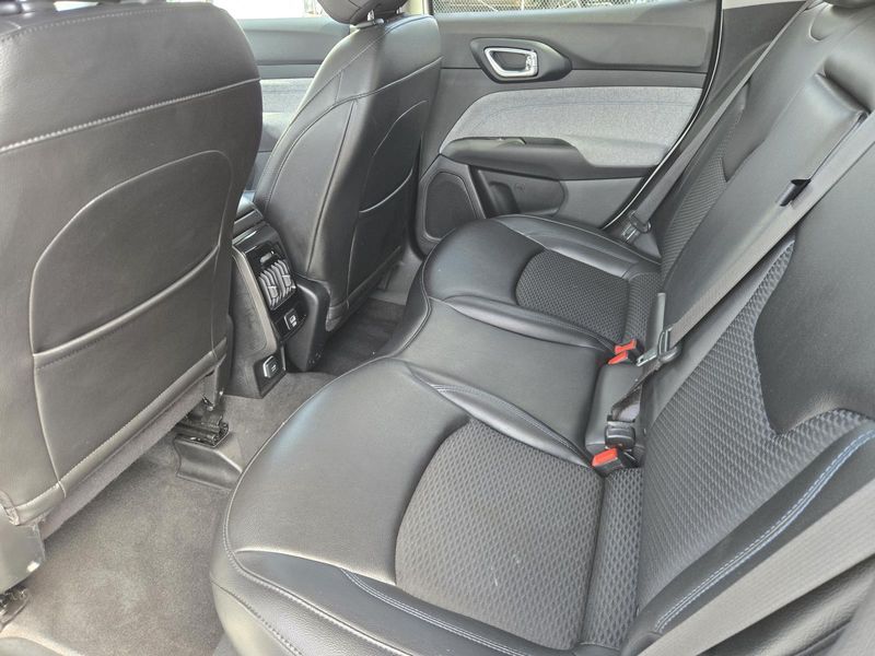 Used 2022 Jeep Compass Latitude FWD