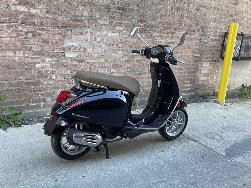 2023 Vespa Primavera 150Image 6