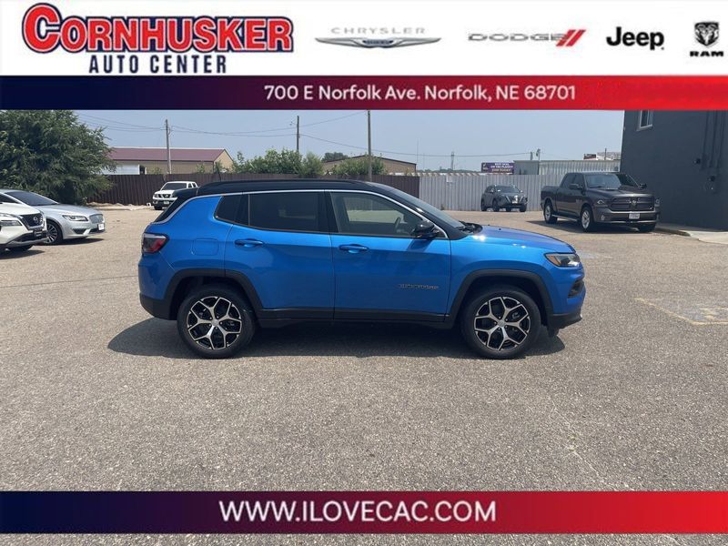 2024 Jeep Compass Limited 4x4Image 1