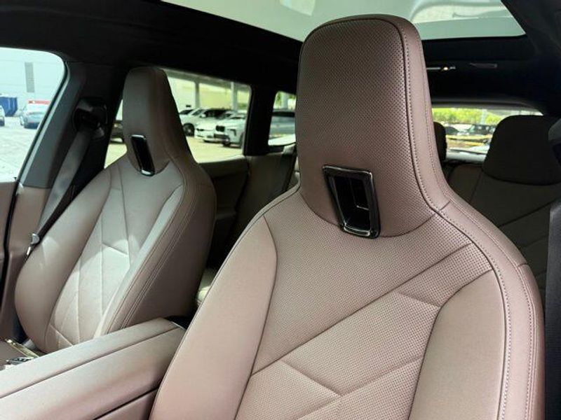 Used 2023 BMW iX xDrive50Image 19