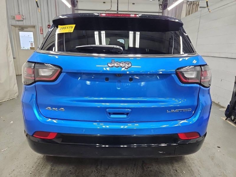 Used 2025 Jeep Compass Limited 4x4 4dr SUVImage 3