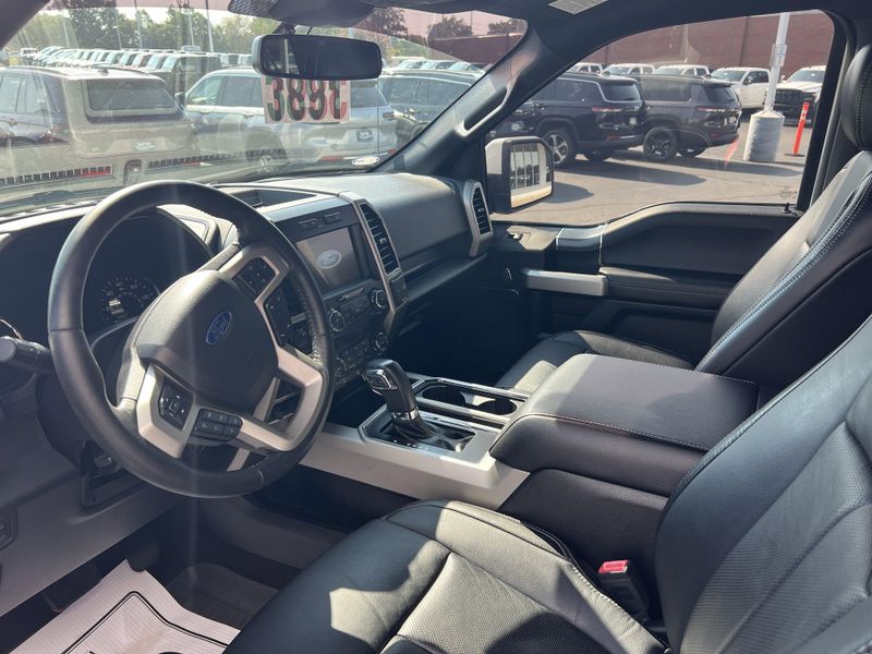 2019 Ford F-150 Lariat photo 14