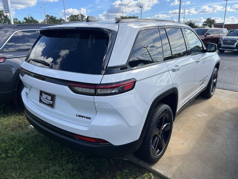 New 2025 Jeep Grand Cherokee Limited 4x4Image 7