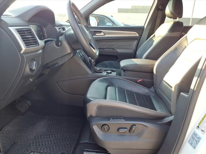 Used 2021 Volkswagen Atlas Cross Sport 3.6L V6 SEL PremiumImage 20