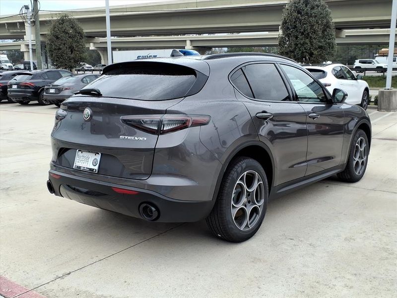 New 2025 Alfa Romeo Stelvio AwdImage 7