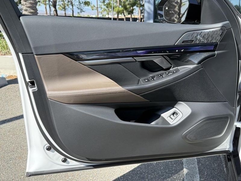 2024 BMW i5 M60Image 19