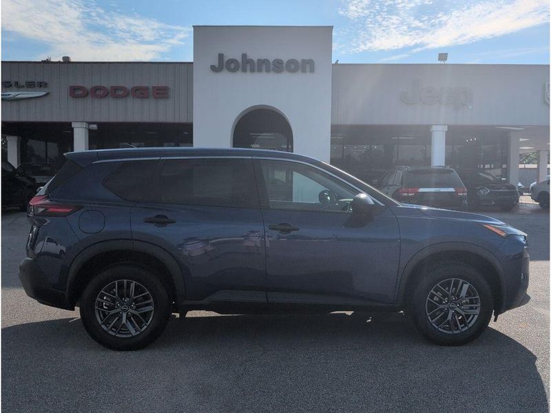 Used 2023 Nissan Rogue SImage 6