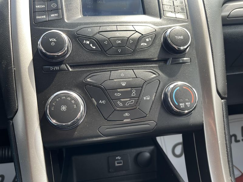 2018 Ford Fusion SEImage 15
