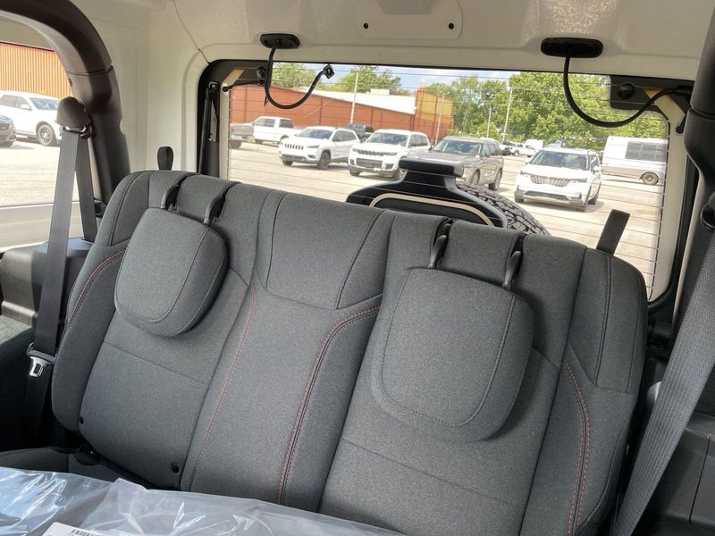 2024 Jeep Wrangler Two-Door Rubicon photo 18