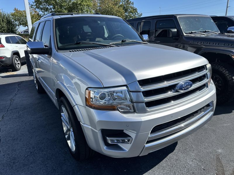 2017 Ford Expedition Platinum photo 3