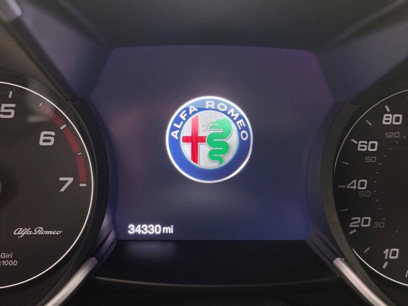 2022 Alfa Romeo Giulia Veloce Premium AWD w/Activ AsstImage 34