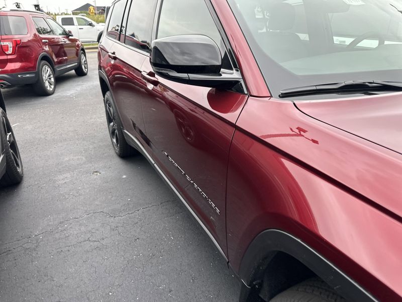 New 2025 Jeep Grand Cherokee L Altitude X 4x4Image 4