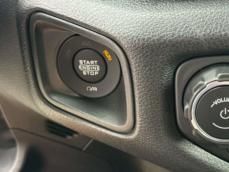 New 2026 Jeep Gladiator Sport S 4x4