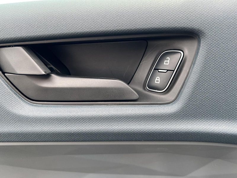 2025 Ford Maverick photo 15