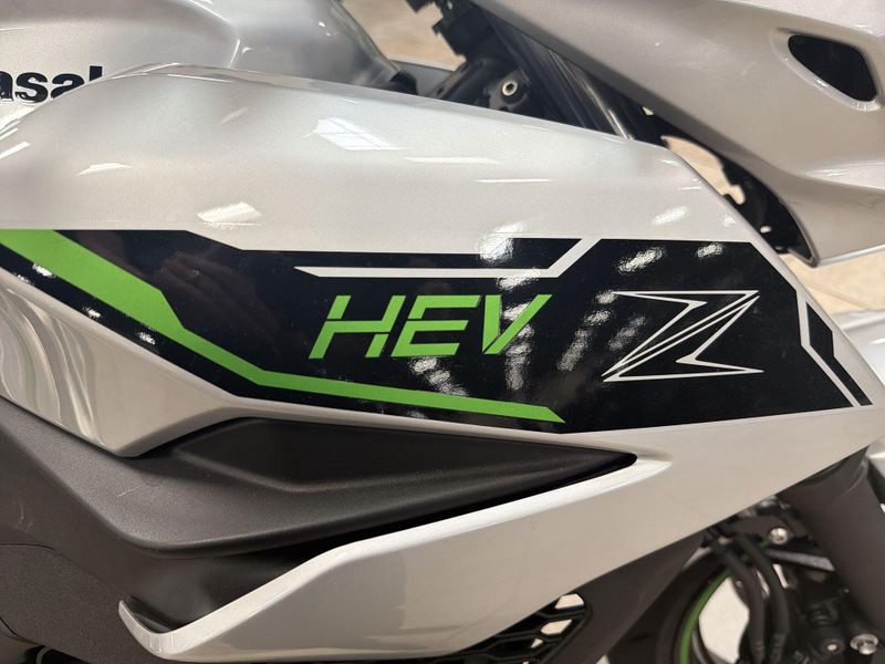 New 2024 Kawasaki Z7 HYBRID ABS Image 27
