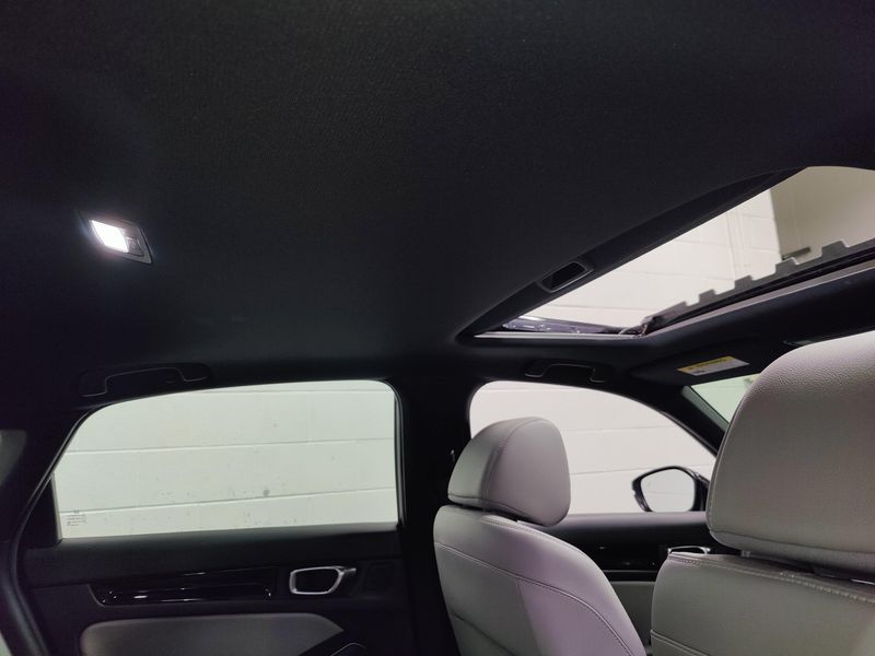 Used 2025 Honda Civic Sedan Hybrid Sport Touring w/SunroofImage 7